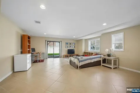 1547 13th Street Fort Lee NJ 07024