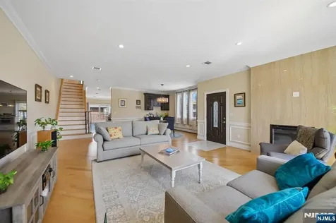 1547 13th Street Fort Lee NJ 07024