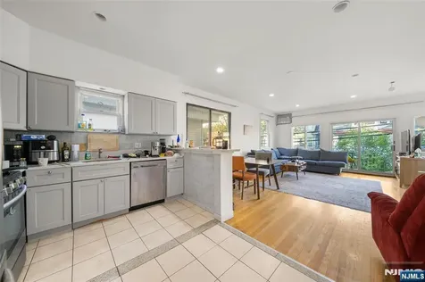 37 47th Street Weehawken NJ 07086
