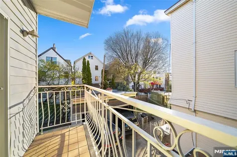 37 47th Street Weehawken NJ 07086
