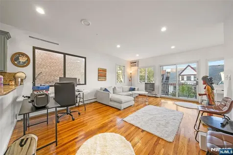 37 47th Street Weehawken NJ 07086