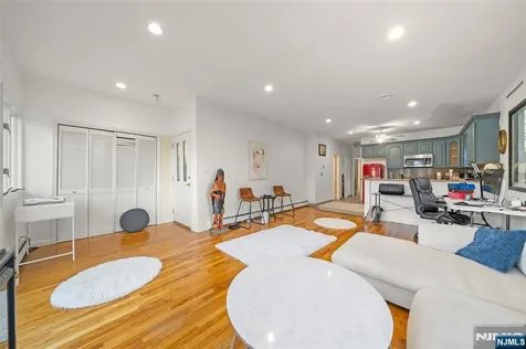 37 47th Street Weehawken NJ 07086