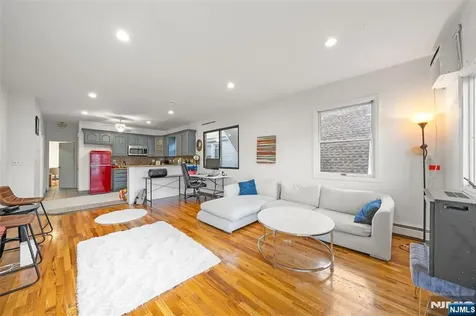 37 47th Street Weehawken NJ 07086