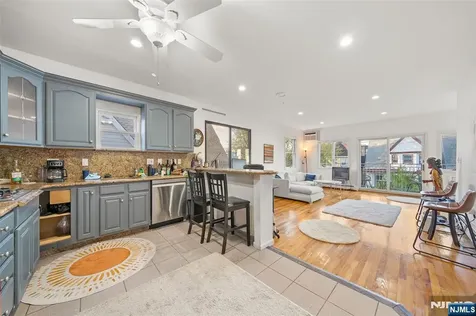 37 47th Street Weehawken NJ 07086