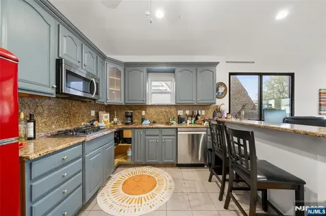 37 47th Street Weehawken NJ 07086