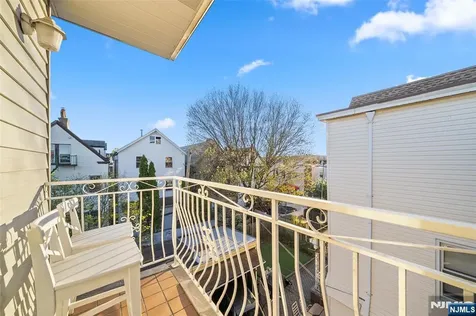 37 47th Street Weehawken NJ 07086