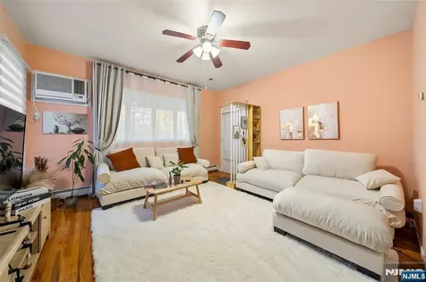 37 47th Street Weehawken NJ 07086