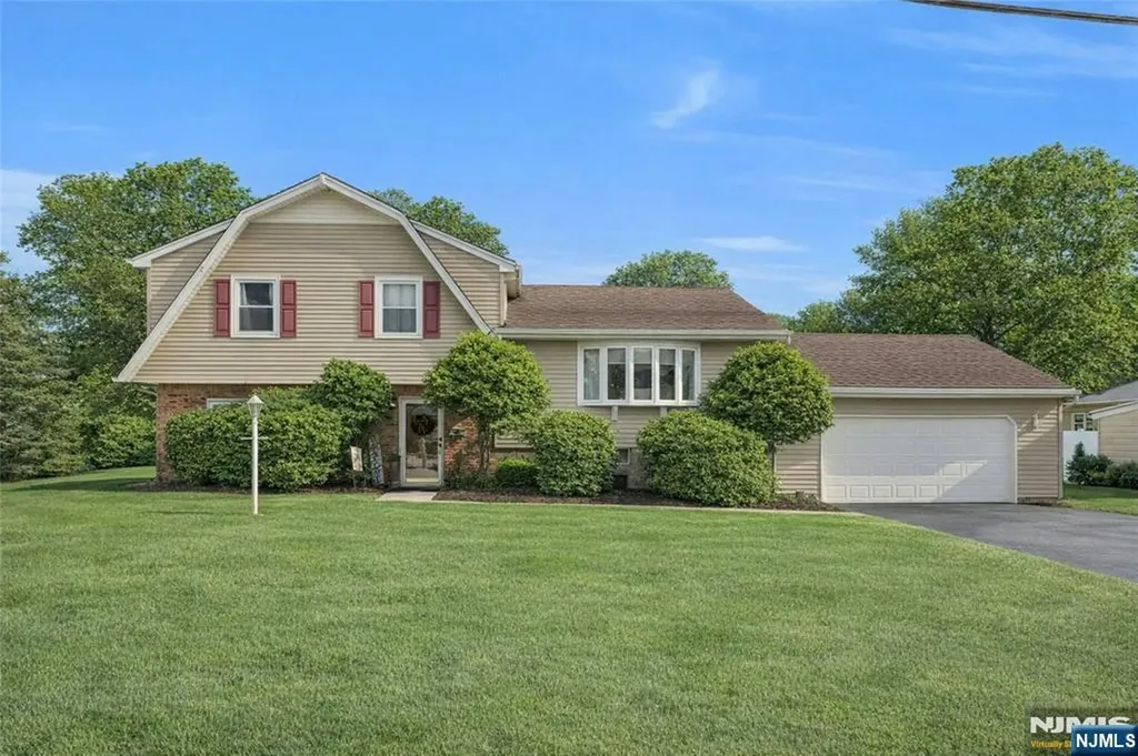 236 Oak Avenue River Vale NJ 07675