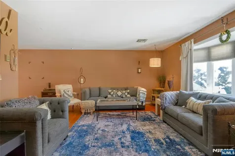 236 Oak Avenue River Vale NJ 07675