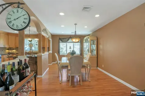 236 Oak Avenue River Vale NJ 07675