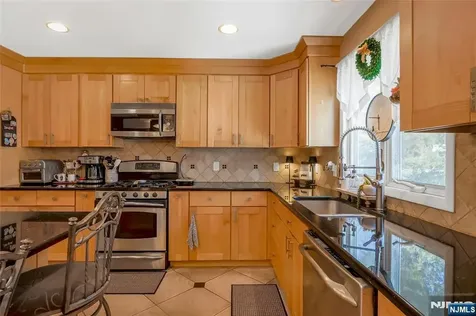 236 Oak Avenue River Vale NJ 07675