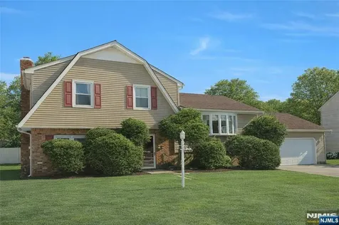 236 Oak Avenue River Vale NJ 07675