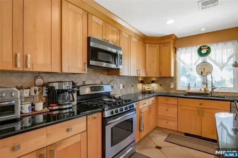 236 Oak Avenue River Vale NJ 07675