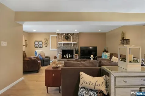 236 Oak Avenue River Vale NJ 07675