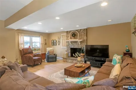 236 Oak Avenue River Vale NJ 07675