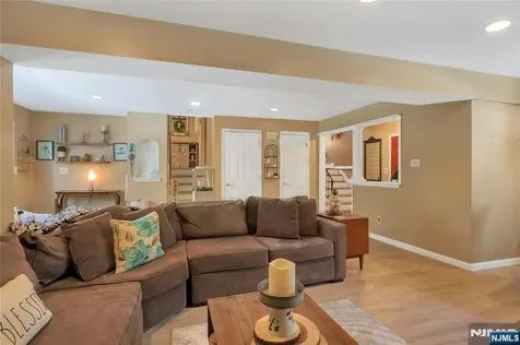 236 Oak Avenue River Vale NJ 07675