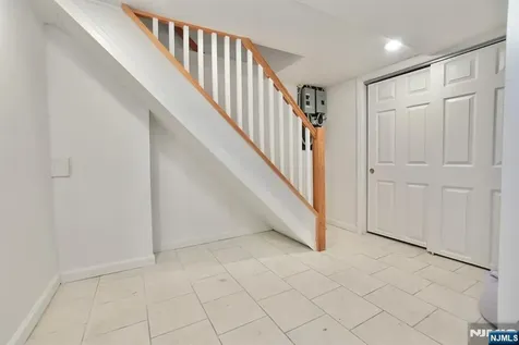 189 Summit Cross Rutherford NJ 07070