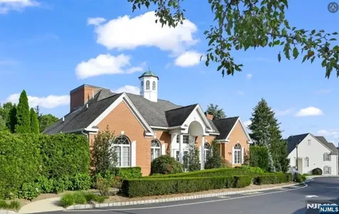 117 Barclay Drive Nutley NJ 07110