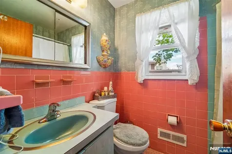 193 Homestead Road Paramus NJ 07652