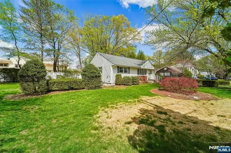 193 Homestead Road Paramus NJ 07652