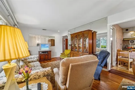 193 Homestead Road Paramus NJ 07652