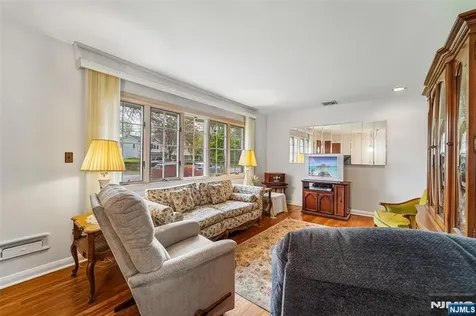 193 Homestead Road Paramus NJ 07652