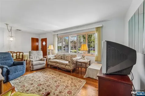 193 Homestead Road Paramus NJ 07652