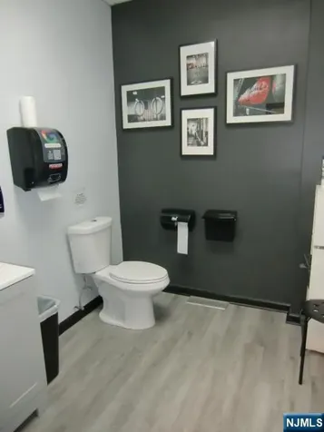 348 Evelyn Street Paramus NJ 07652