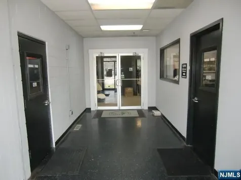 348 Evelyn Street Paramus NJ 07652