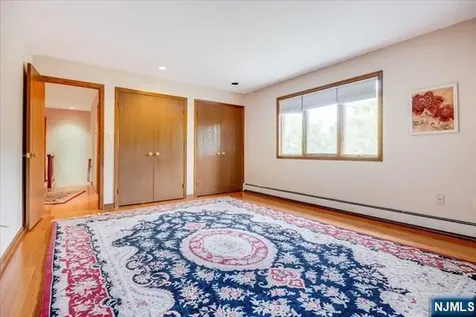 64 Roosevelt Avenue North Haledon NJ 07508