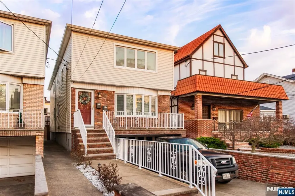 230 Avenue A Bayonne NJ 07002