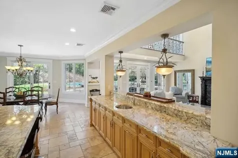 8 Willow Drive Englewood Cliffs NJ 07632