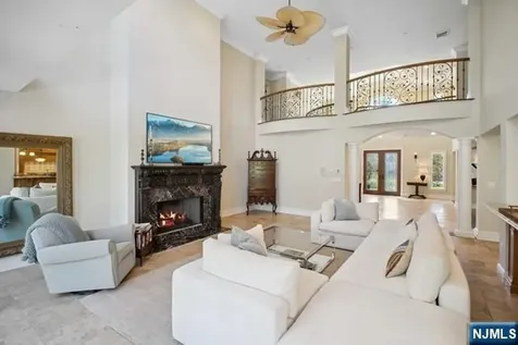 8 Willow Drive Englewood Cliffs NJ 07632