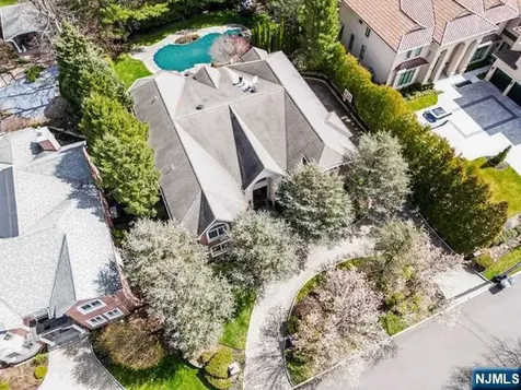 8 Willow Drive Englewood Cliffs NJ 07632