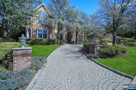 8 Willow Drive Englewood Cliffs NJ 07632