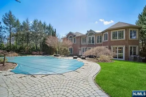 8 Willow Drive Englewood Cliffs NJ 07632