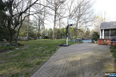 435 Carlton Road Wyckoff NJ 07481