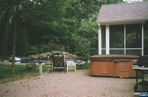 435 Carlton Road Wyckoff NJ 07481