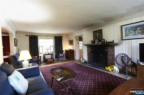 435 Carlton Road Wyckoff NJ 07481