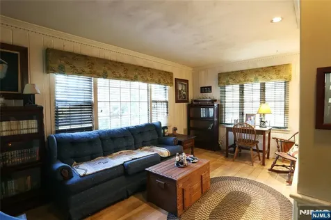 435 Carlton Road Wyckoff NJ 07481