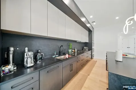 90 Columbus Drive Tenafly NJ 07670