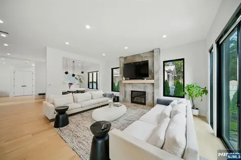 90 Columbus Drive Tenafly NJ 07670