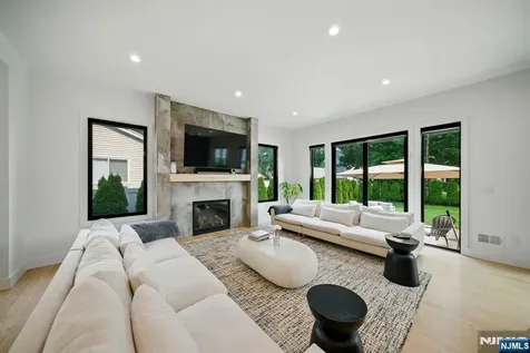 90 Columbus Drive Tenafly NJ 07670