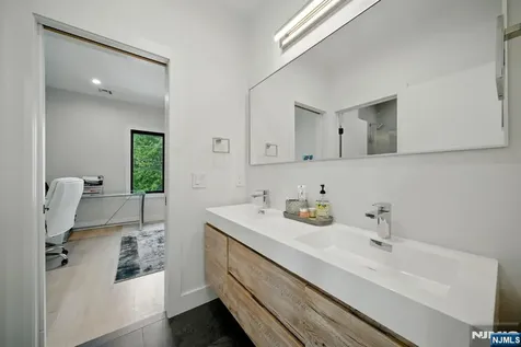 90 Columbus Drive Tenafly NJ 07670