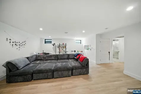90 Columbus Drive Tenafly NJ 07670