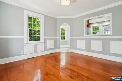 217 Grayson Place Teaneck NJ 07666