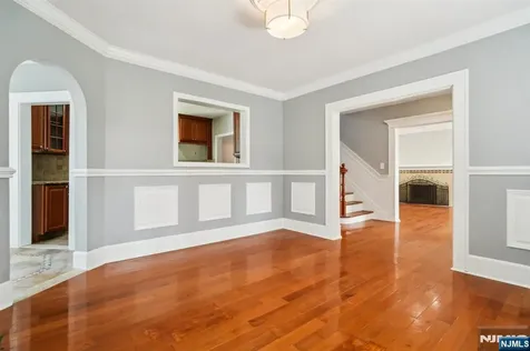 217 Grayson Place Teaneck NJ 07666