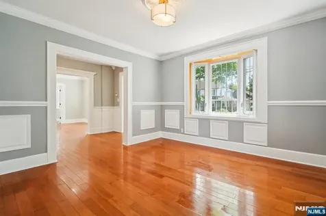 217 Grayson Place Teaneck NJ 07666