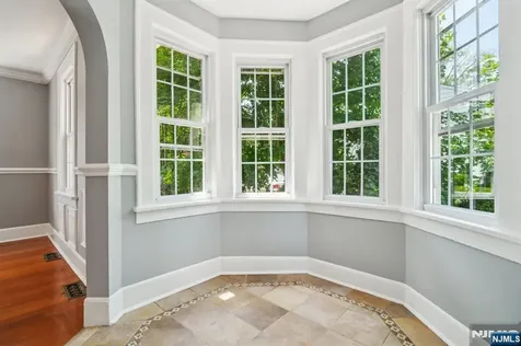217 Grayson Place Teaneck NJ 07666
