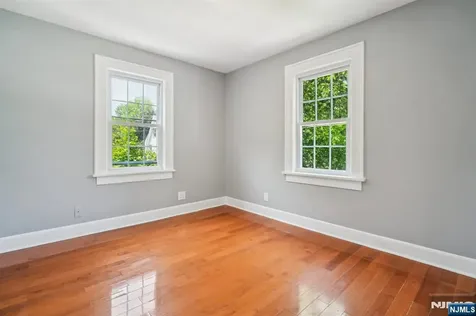 217 Grayson Place Teaneck NJ 07666